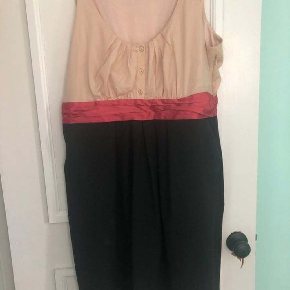 Dress - Picture 2 of 4